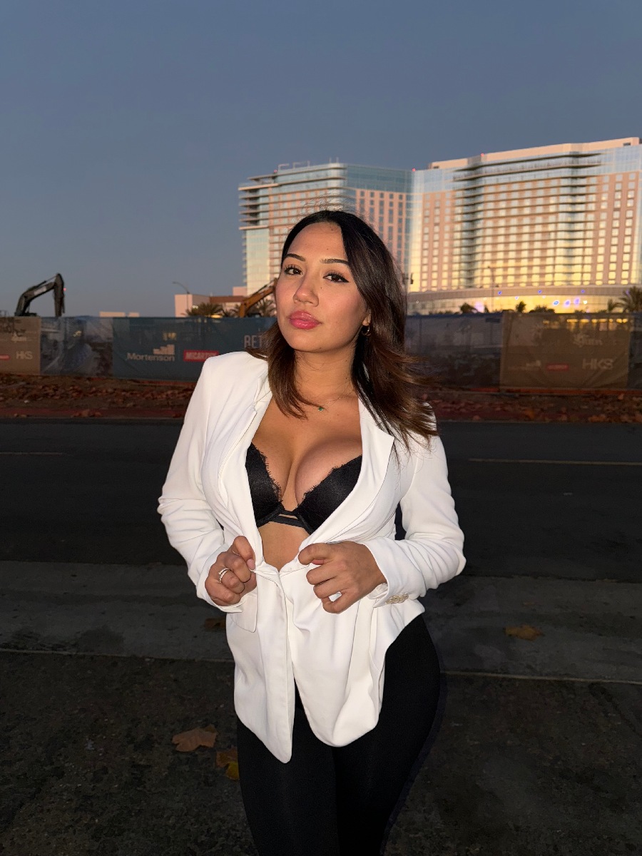 Take a pause and enjoy Ali Cruz — streaming from Guilin