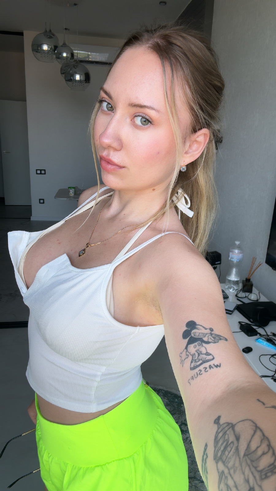 KateV in her underwear in Guilin