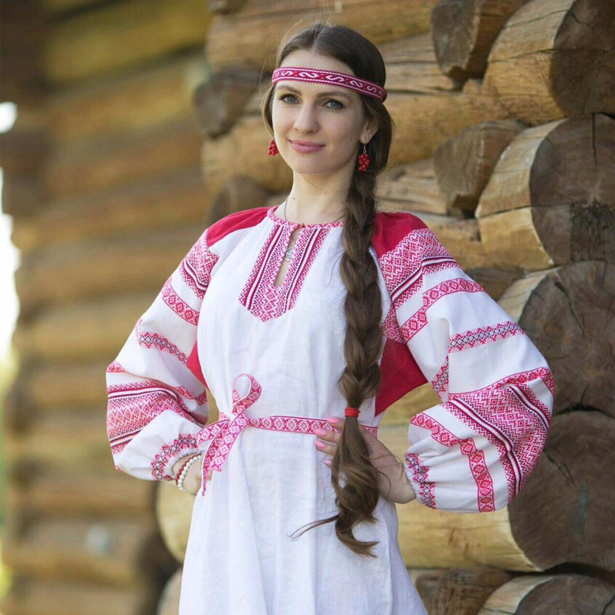 Girls in Slavic costumes in Guilin