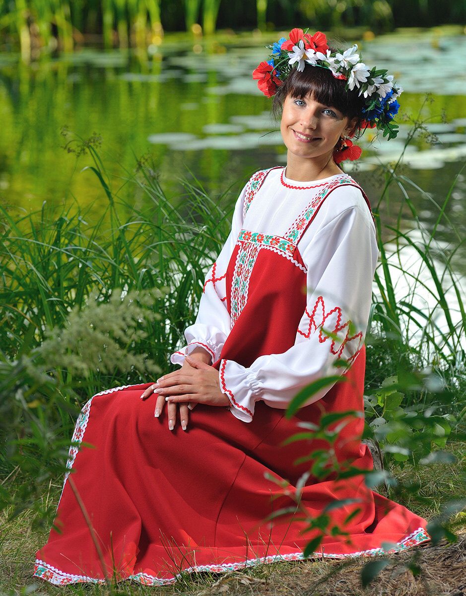 Beautiful girl Girls in Slavic costumes in Guilin